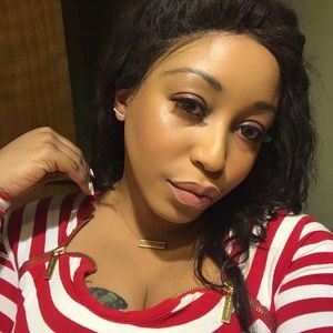 Meet your Posher, Carine